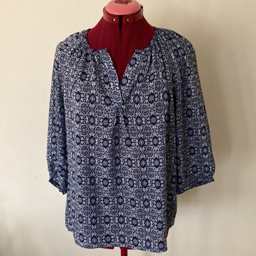 Eva Christine Size M blue & white printed blouse 3/4 raglan sleeves 100% rayon